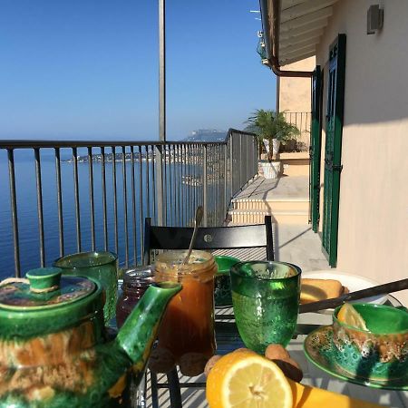 House In Grimaldi. Spectacular View Over The French Riviera! 그리말디 외부 사진