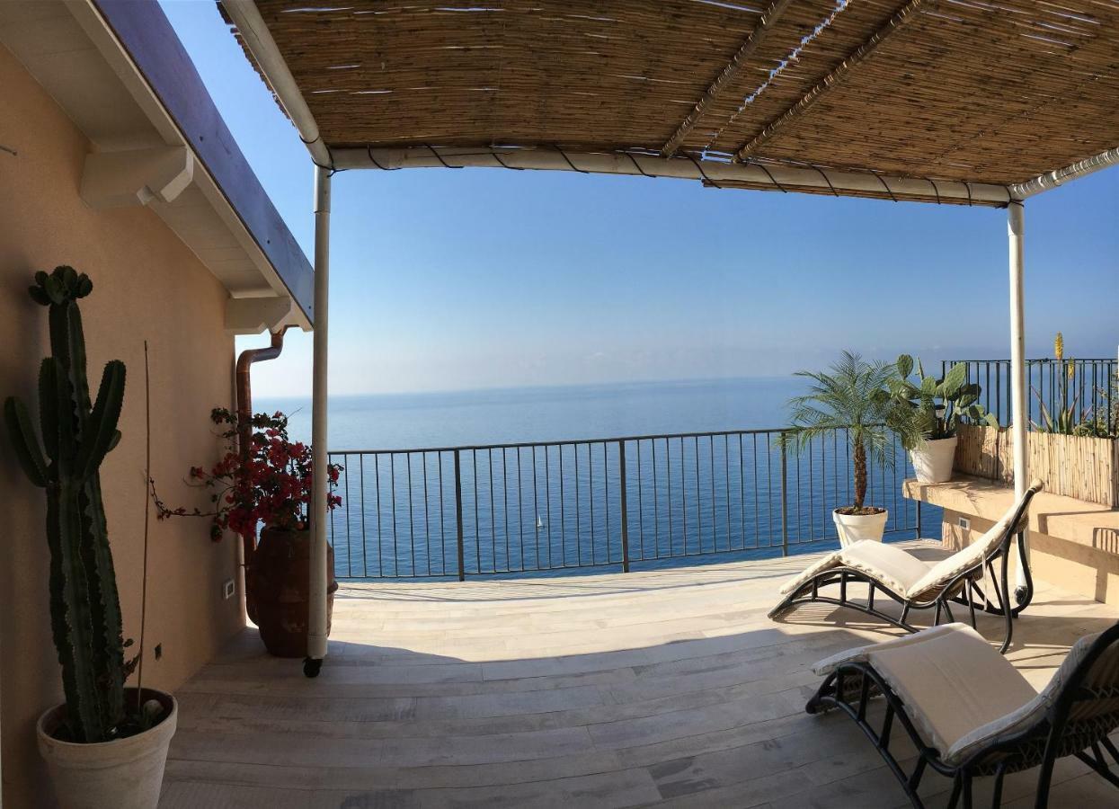 House In Grimaldi. Spectacular View Over The French Riviera! 그리말디 외부 사진